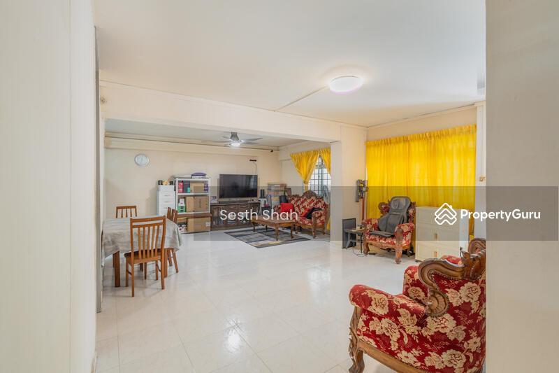 Prop-GPT: HDB Flat: D18 Pasir Ris 639 Pasir Ris Drive 1