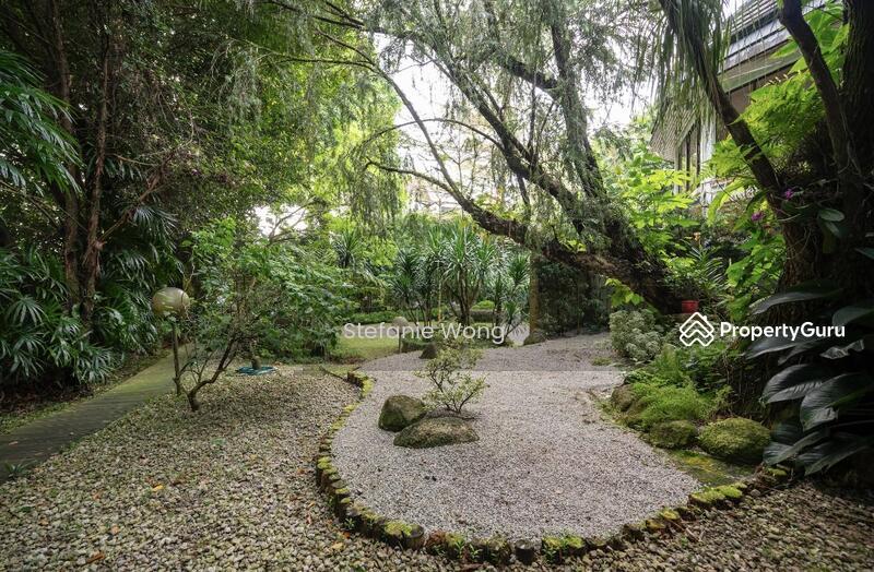 Prop-GPT: Bungalow: D10  Bin tong park vicinity