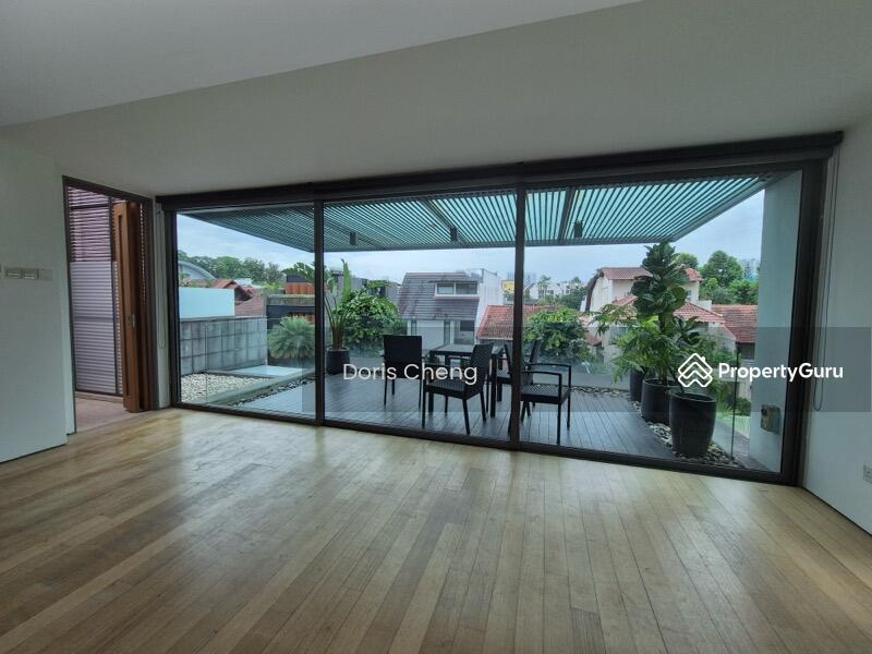 SemiD 2.5storey plus Basement @ Holland