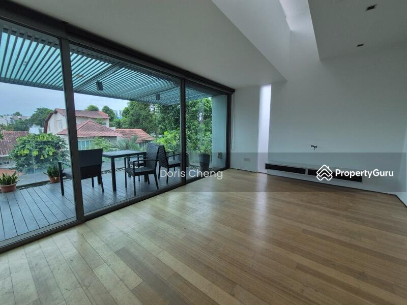 SemiD 2.5storey plus Basement @ Holland