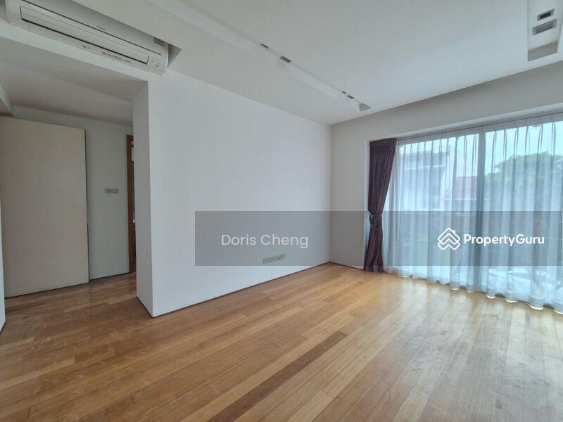 SemiD 2.5storey plus Basement @ Holland