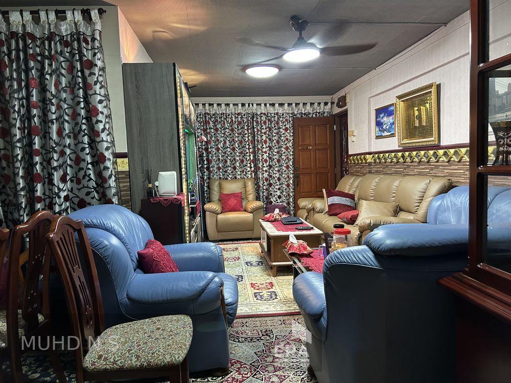 HDB - 3 room for Sale: Yishun Street 11, Yishun, D27, 760125