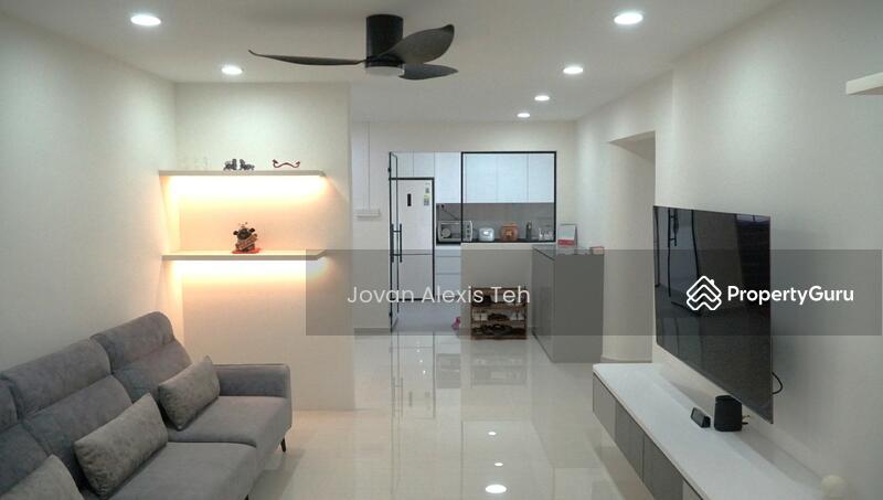 Prop-GPT: HDB Flat:   RARE Spacious EA, Unblocked View, High Floor!