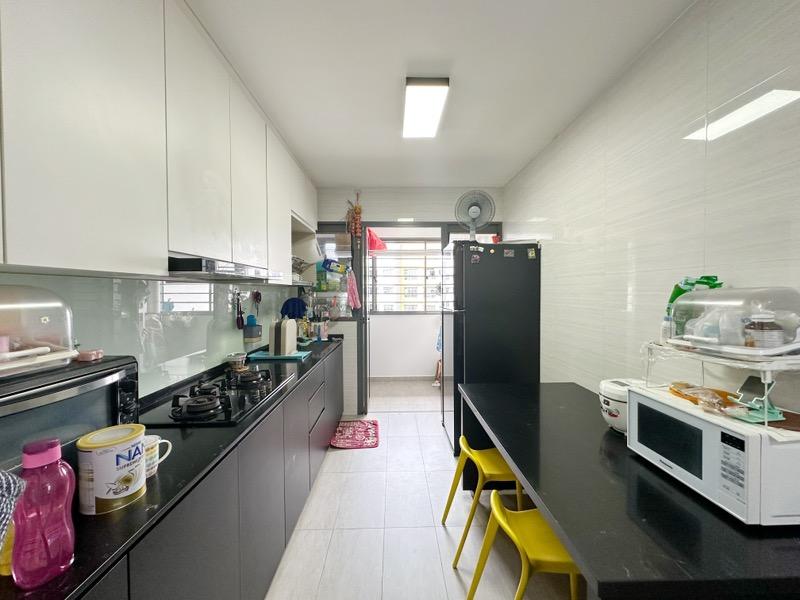 HDB Apartment for Sale: Yishun, D27, 761478