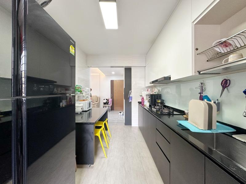 HDB Apartment for Sale: Yishun, D27, 761478