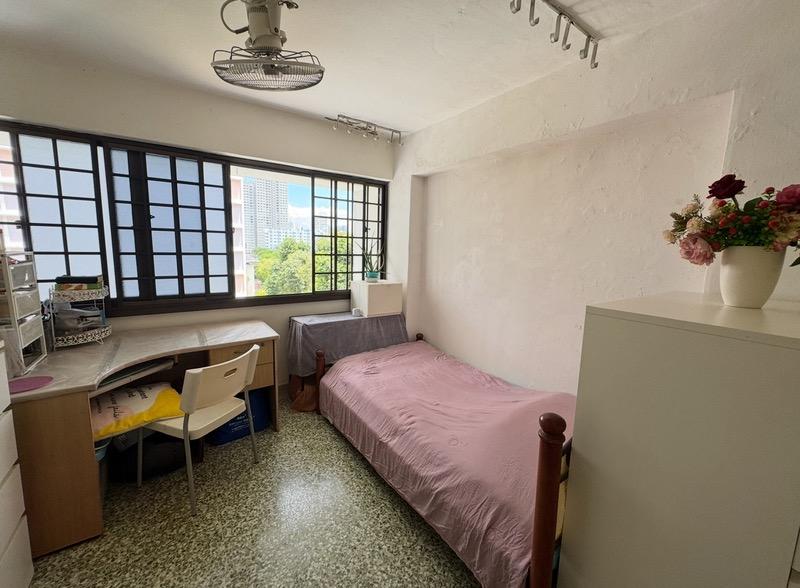 222 Lorong 8 Toa Payoh HDB Apartment For Sale, $500,000, 3 Bed 1 Bath 882 sqft $567.00 psf
