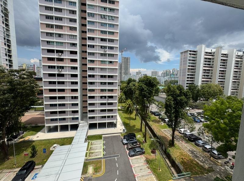 222 Lorong 8 Toa Payoh HDB Apartment For Sale, $500,000, 3 Bed 1 Bath 882 sqft $567.00 psf