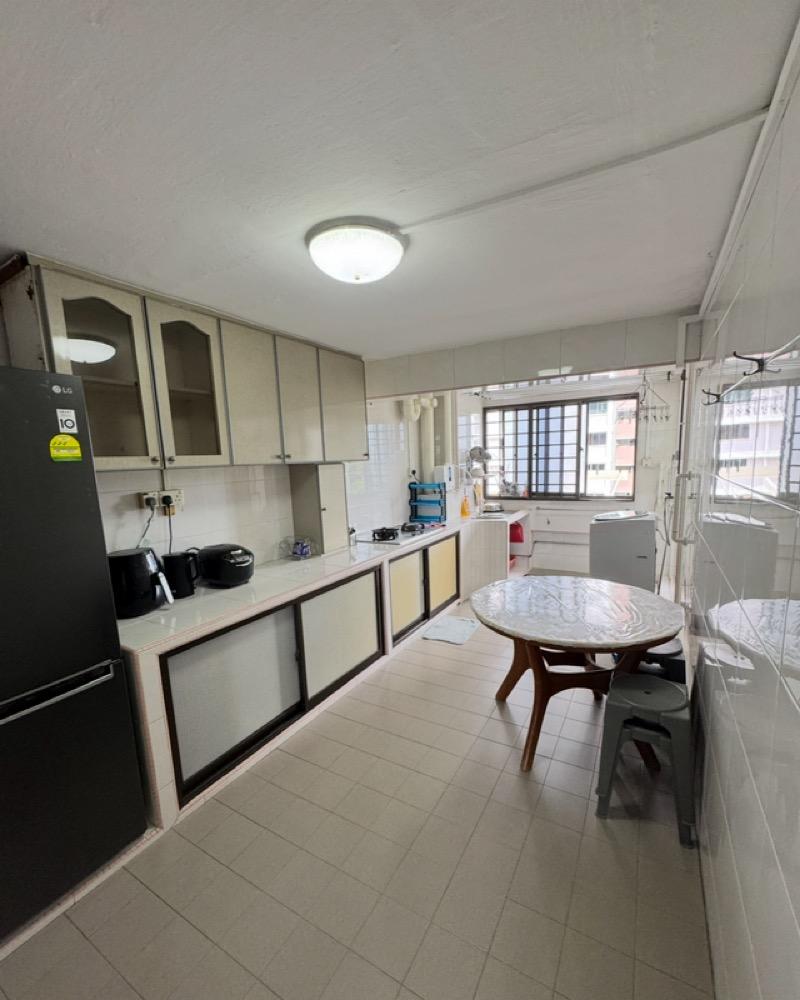 222 Lorong 8 Toa Payoh HDB Apartment For Sale, $500,000, 3 Bed 1 Bath 882 sqft $567.00 psf