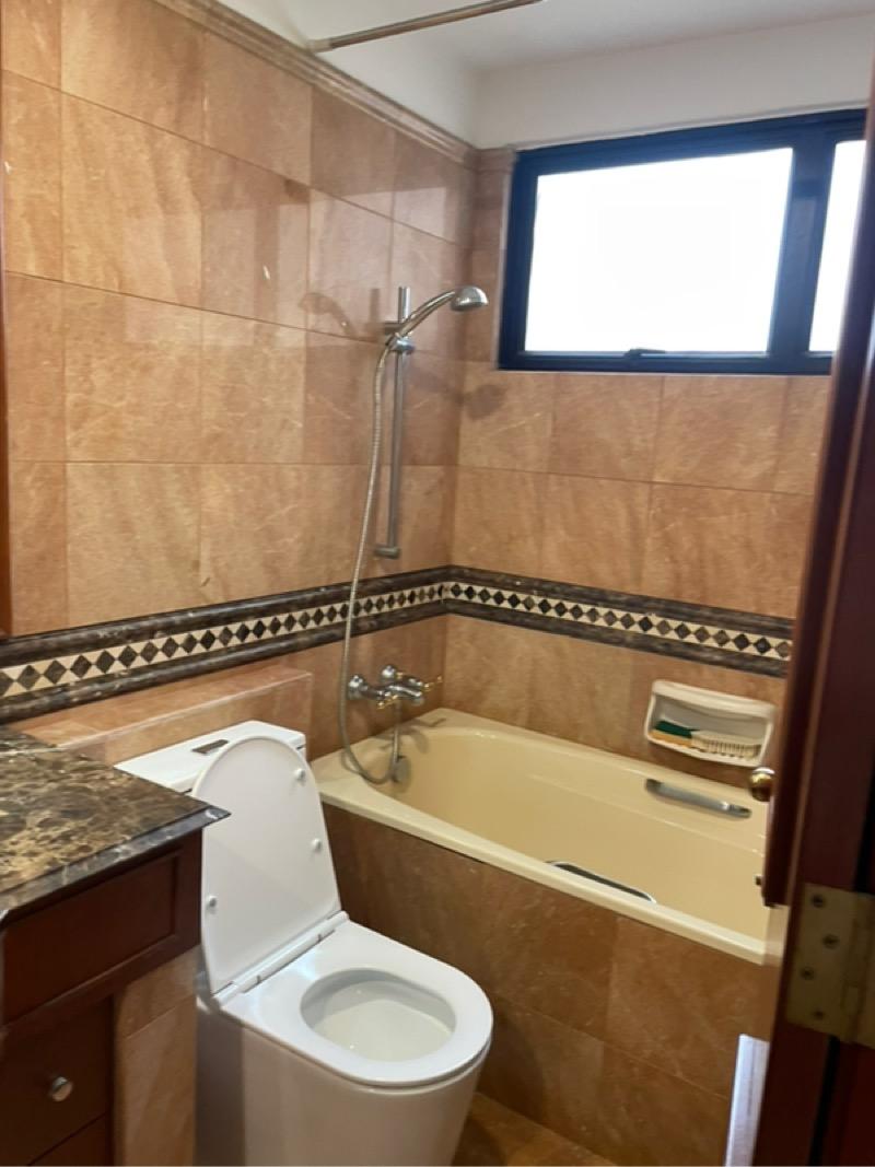 Dover Parkview Condominium For Sale, $1,480,000, 2 Bed 3 Bath 936 sqft $1,581.00 psf