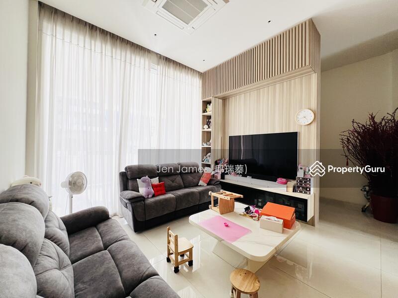 Freehold 3.5 Storey Terrace with Private Lift @ Heart Of East Coast! 1km Tao Nan Primary