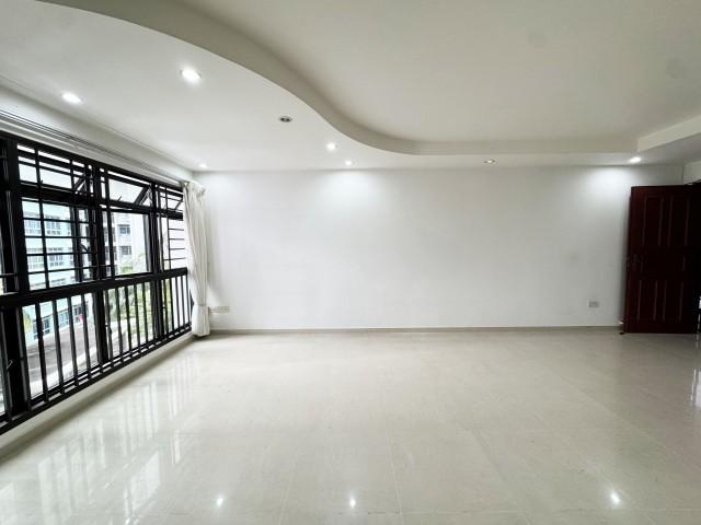 Prop-GPT: HDB Apartment: D19 Sengkang 207B Compassvale Lane