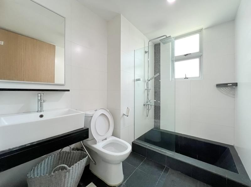 Apartment for Sale: Cairnhill, D09, 228697