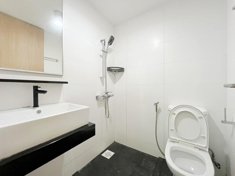 Apartment for Sale: Cairnhill, D09, 228697