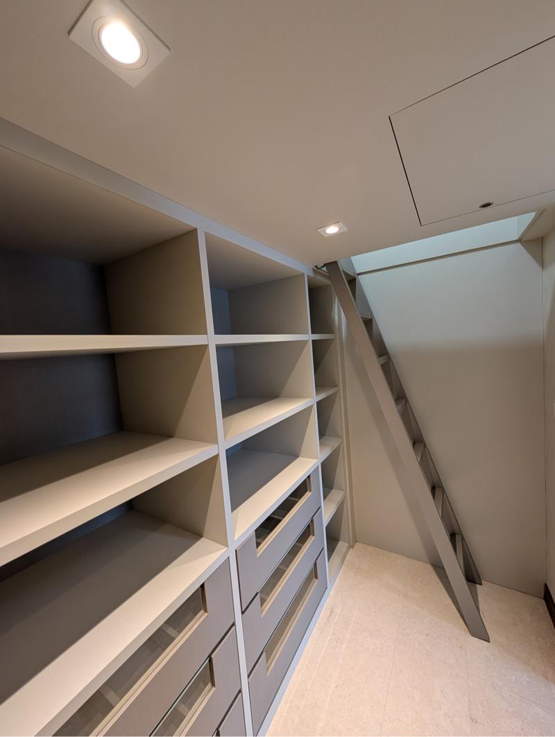 The Hillier Condominium For Sale, $920,000, 1 Bed 1 Bath 624 sqft $1,474.00 psf