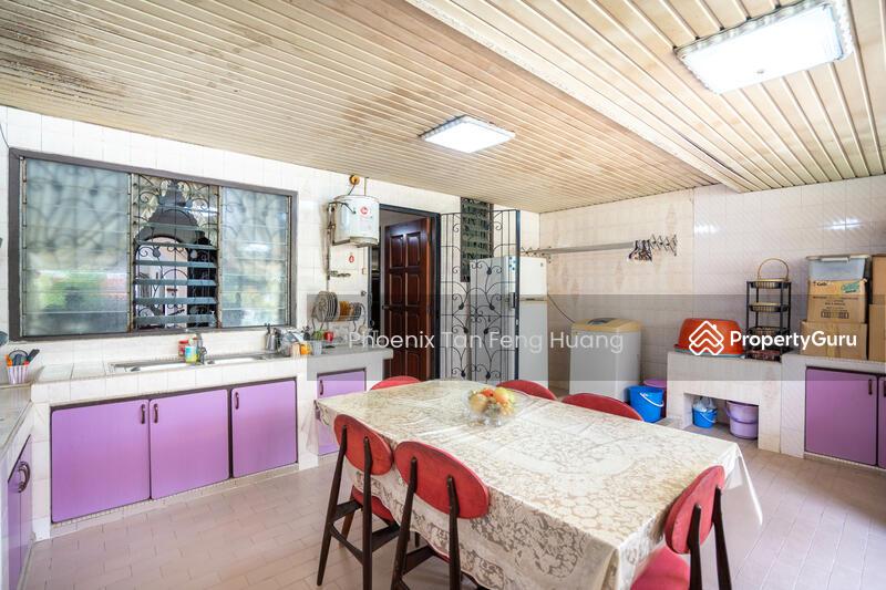 2 Sty Freehold Corner Terrace Walk to MRT @ $15xx PSF