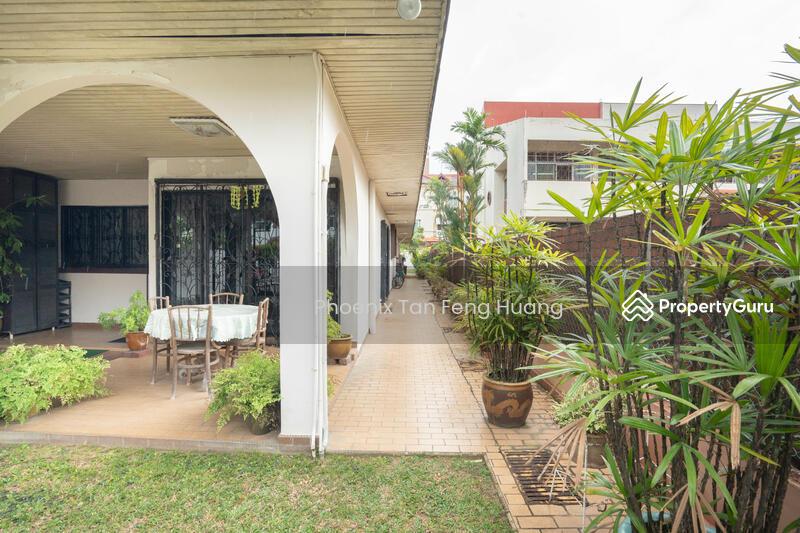 2 Sty Freehold Corner Terrace Walk to MRT @ $15xx PSF