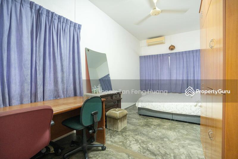2 Sty Freehold Corner Terrace Walk to MRT @ $15xx PSF