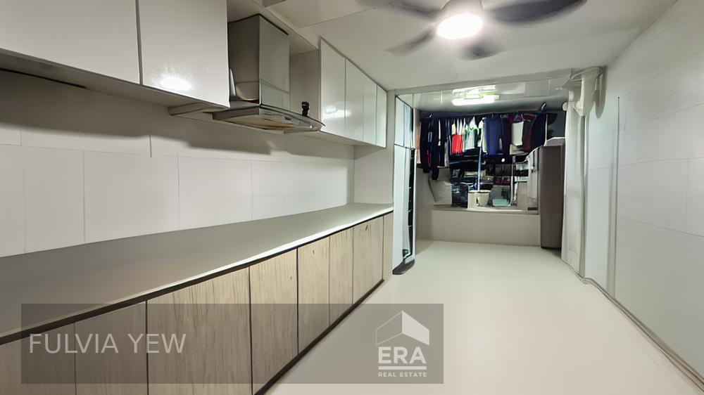 Prop-GPT: HDB - 3 room: D16 Bedok Bedok North Avenue 3, Bedok, Singapore, D16, 460508: Sgd 558,000