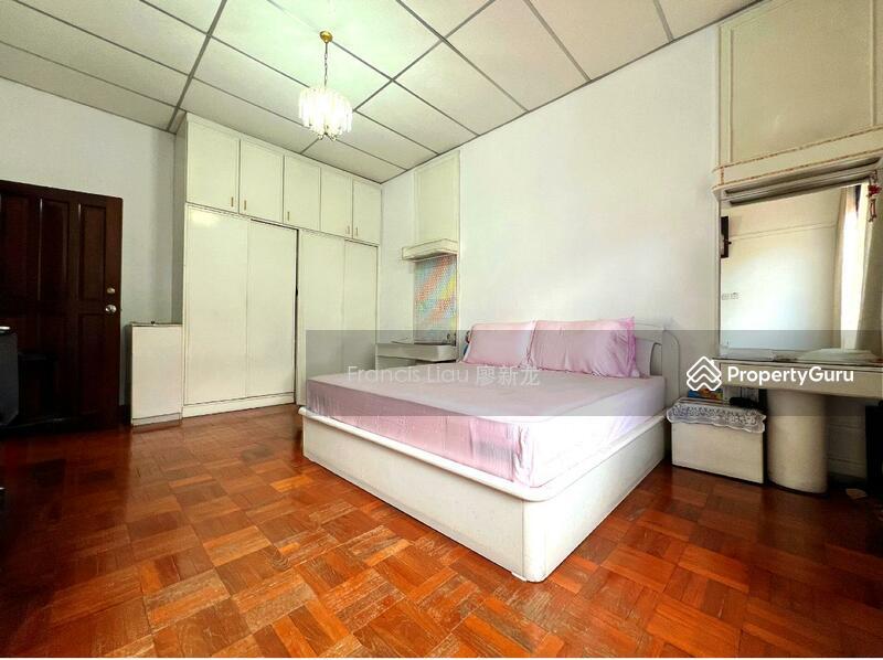 Inviting Spacious Semi-Detached @ Kovan