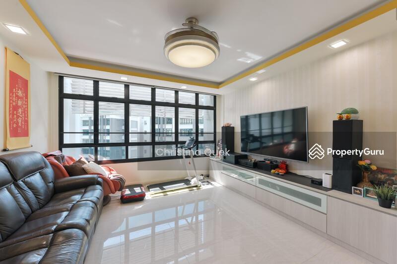 Prop-GPT: HDB Flat: D25 Woodlands 576 Woodlands Glen