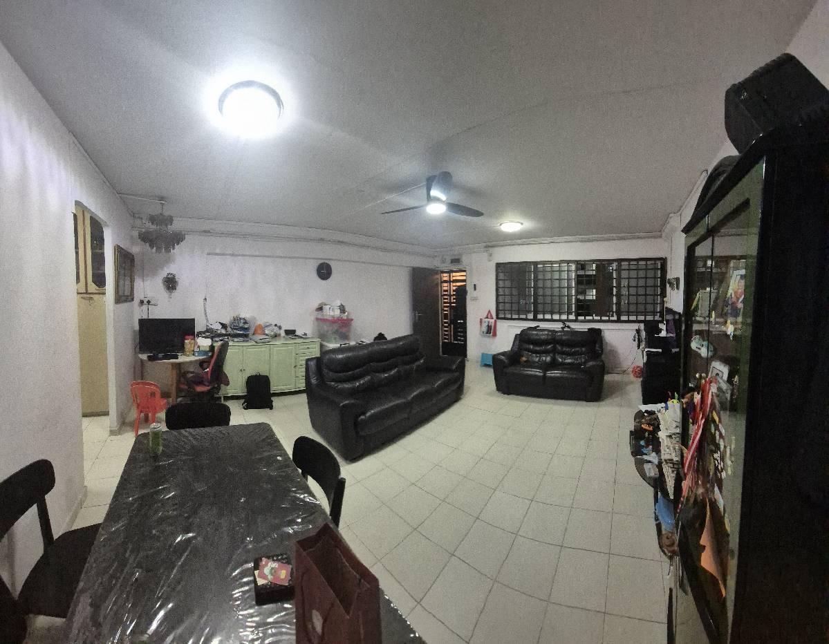 Prop-GPT: HDB Apartment: D27 Yishun 853 Yishun Ring Road