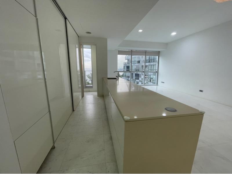 Condominium for Sale: Keppel, D04, 098416