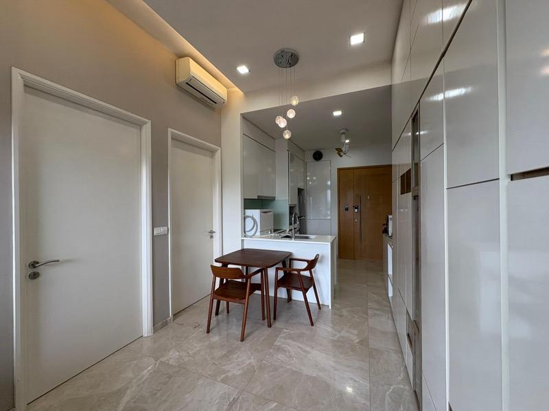 KINGSFORD . HILLVIEW PEAK Condominium For Sale, $790,000, 1 Bed 1 Bath 517 sqft $1,528.00 psf