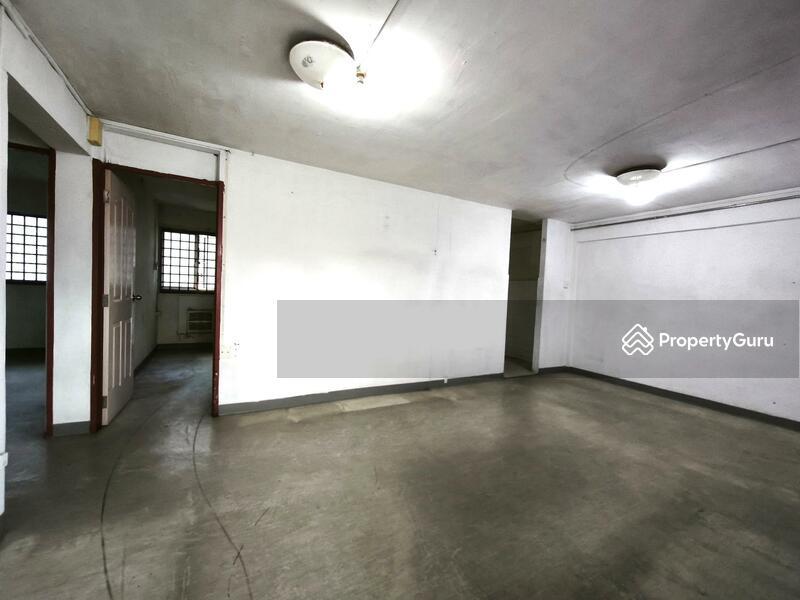 Prop-GPT: HDB Flat: D27 Yishun 173 Yishun Avenue 7
