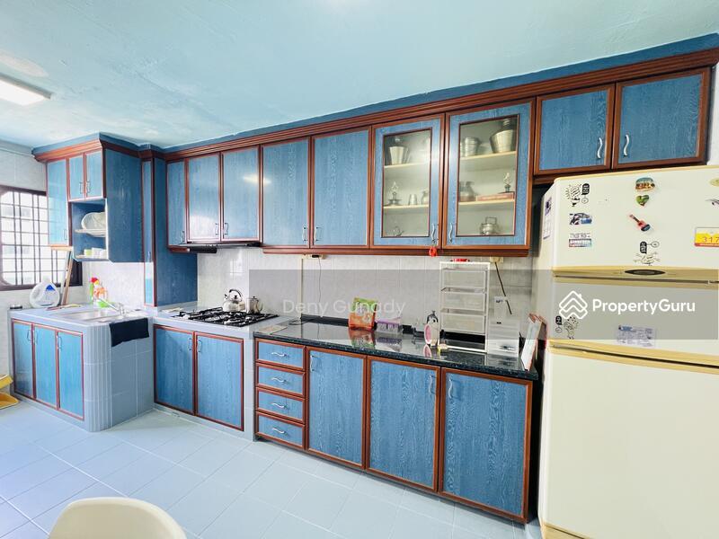 Prop-GPT: HDB Flat: D19 Hougang 317 Hougang Avenue 7