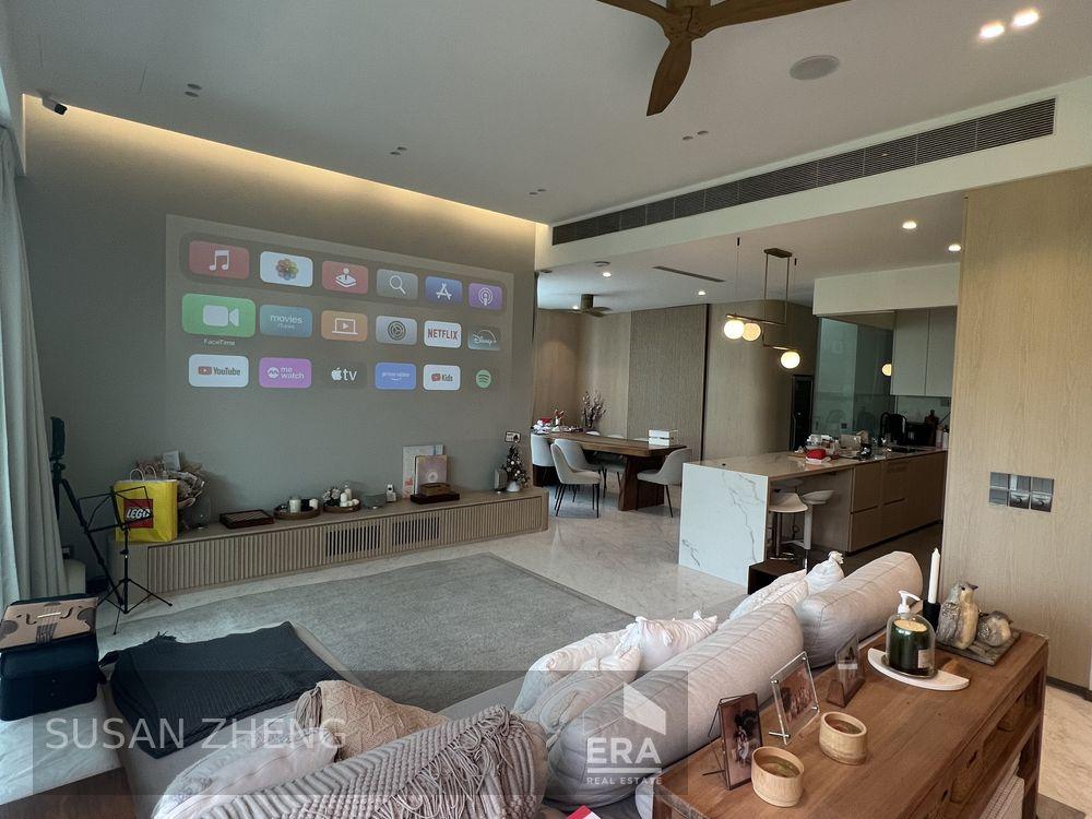 Spacious 4-bedrooms Ensuite Penthouse