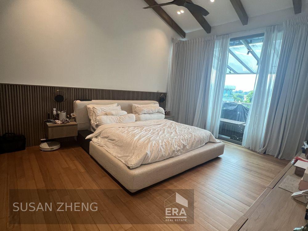 Spacious 4-bedrooms Ensuite Penthouse