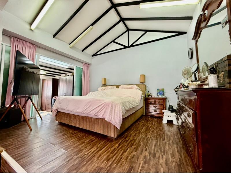 Peakview Estate Semi-Detached House For Sale, $5,200,000, 5 Bed 3 Bath 3,588 sqft $1,577.00 psf