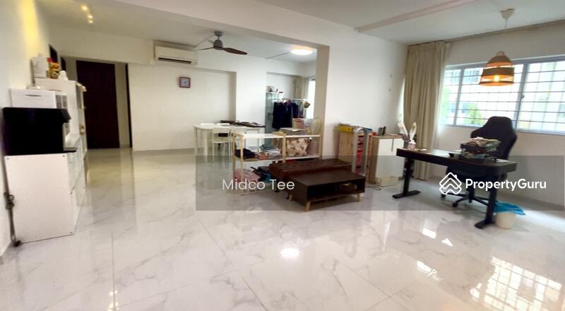 Prop-GPT: HDB Flat: D19 Serangoon 422 Serangoon Central