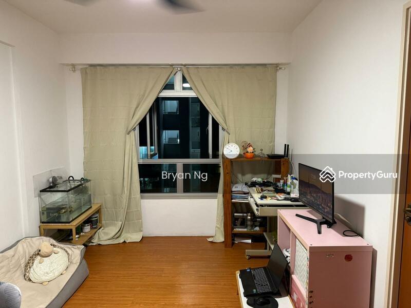 HDB Flat for Sale: Pasir Ris, D18, 512527