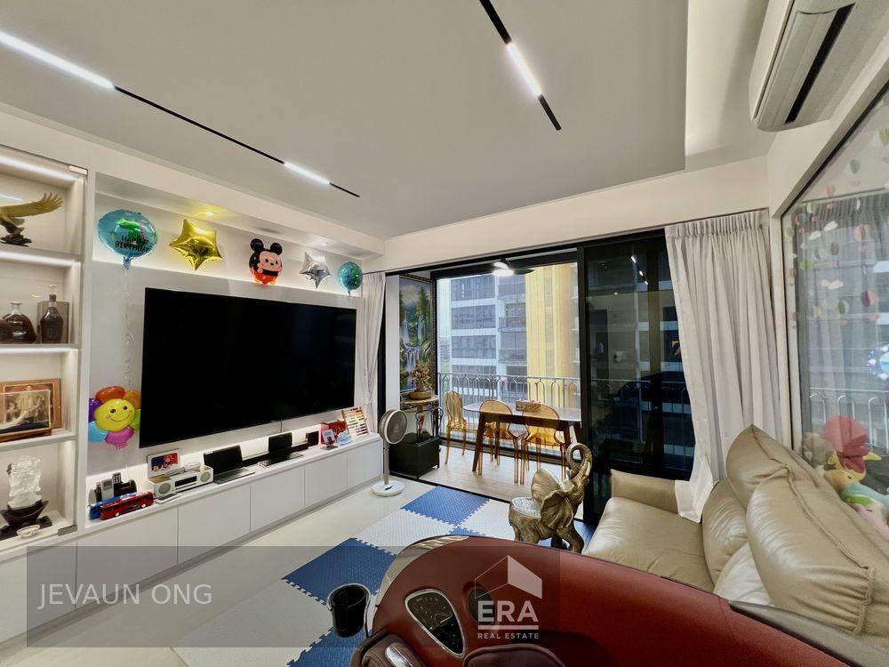 Spacious and Luxurious 5 Bed 4 Bath. Newly Renovated. Sincere Seller