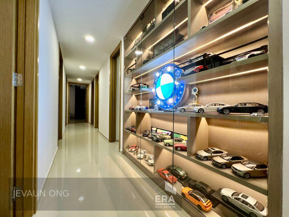 Spacious and Luxurious 5 Bed 4 Bath. Newly Renovated. Sincere Seller