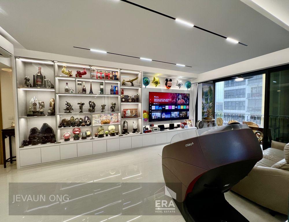 Spacious and Luxurious 5 Bed 4 Bath. Newly Renovated. Sincere Seller