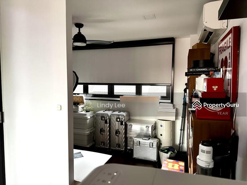 Modern 3 Storey Terrace move in condition