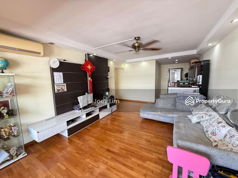 Prop-GPT: HDB Flat: D27 Yishun 643 Yishun Street 61