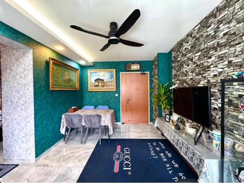 Prop-GPT: HDB Apartment: D27  107C Canberra Street