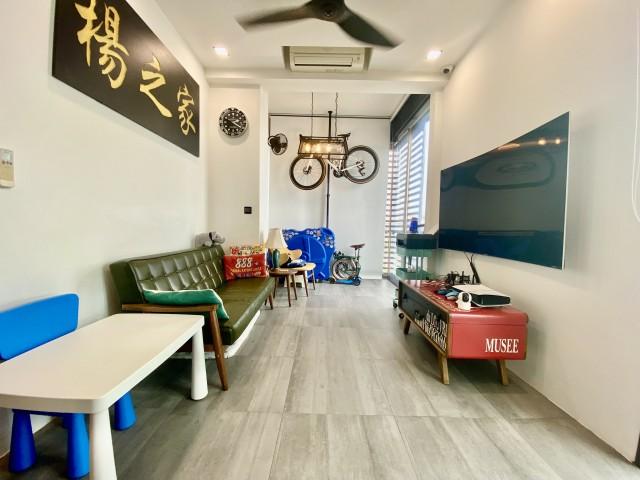 Meridian 38 Apartment For Sale, $2,500,000, 3 Bed 2 Bath 1,367 sqft $1,829.00 psf