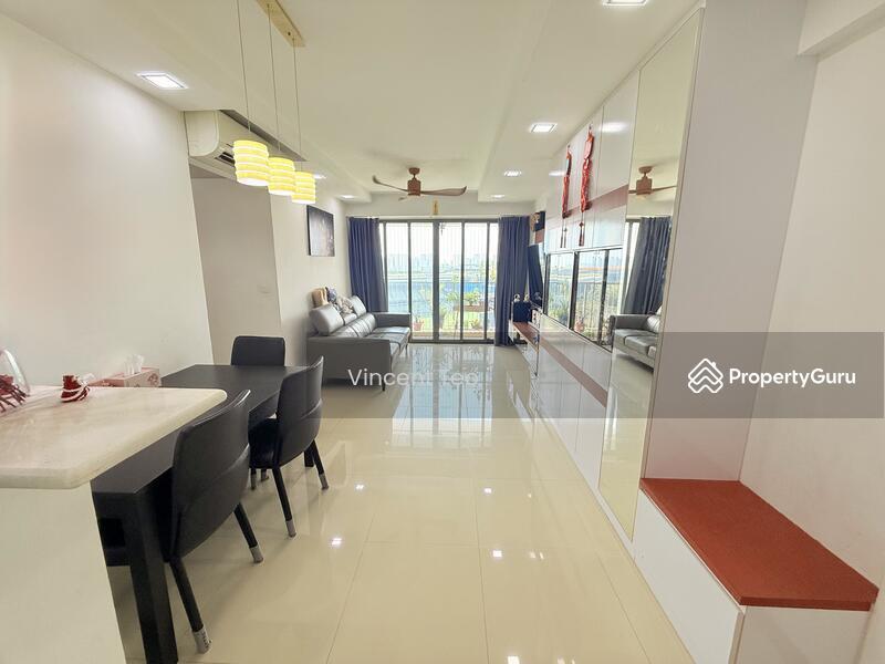 Prop-GPT: HDB Flat: D19 Punggol 679A Punggol Drive