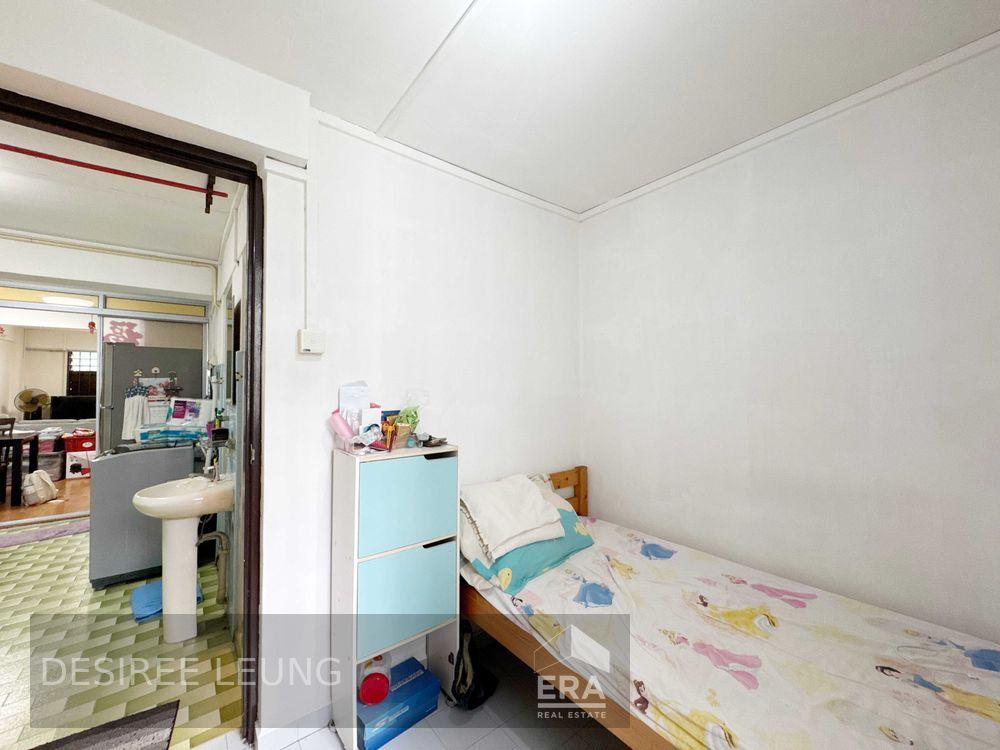 Prop-GPT: HDB - 2 room: D12 Whampoa Kallang Bahru, Whampoa, Singapore, D12, 330064: Sgd 410,000