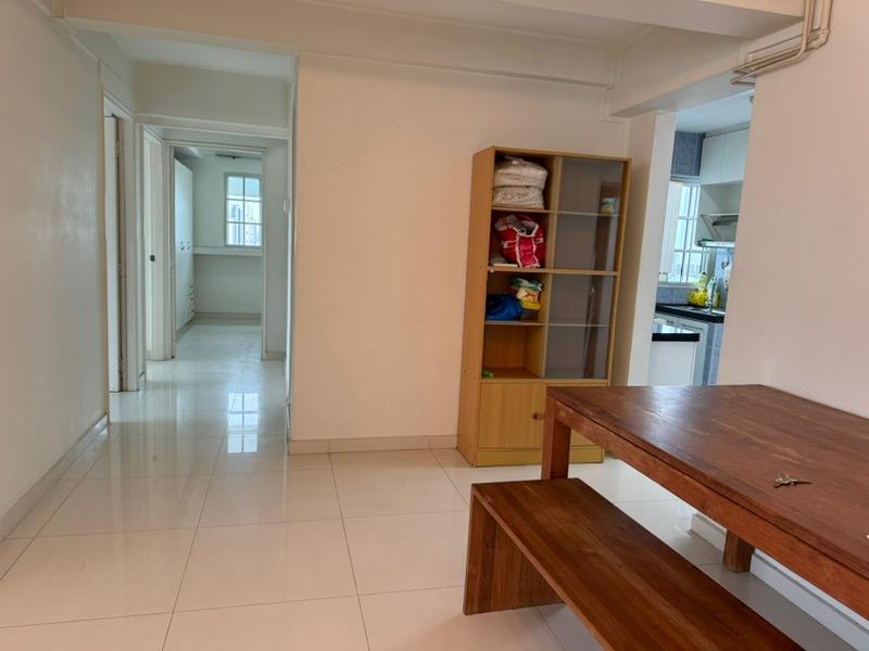 193 Lorong 4 Toa Payoh HDB Apartment For Sale, $700,000, 4 Bed 2 Bath 904 sqft $774.00 psf