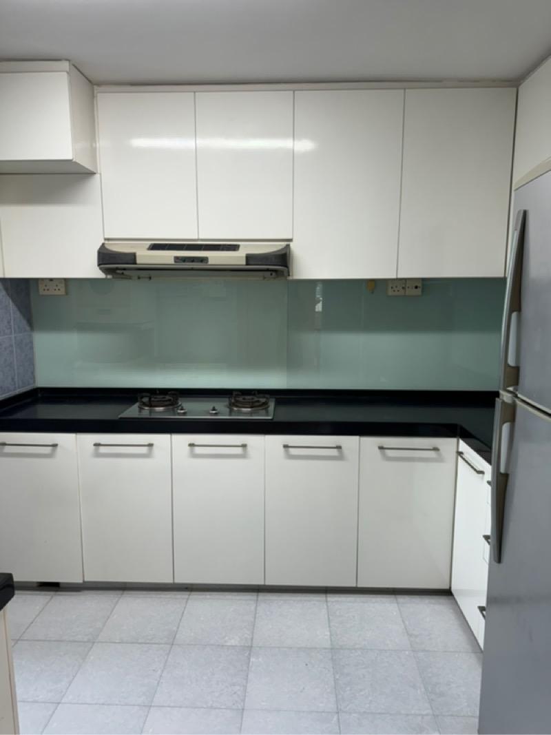 193 Lorong 4 Toa Payoh HDB Apartment For Sale, $700,000, 4 Bed 2 Bath 904 sqft $774.00 psf