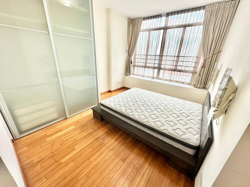 The Lakeshore Condominium For Sale, $1,350,000, 2 Bed 2 Bath 872 sqft $1,548.00 psf