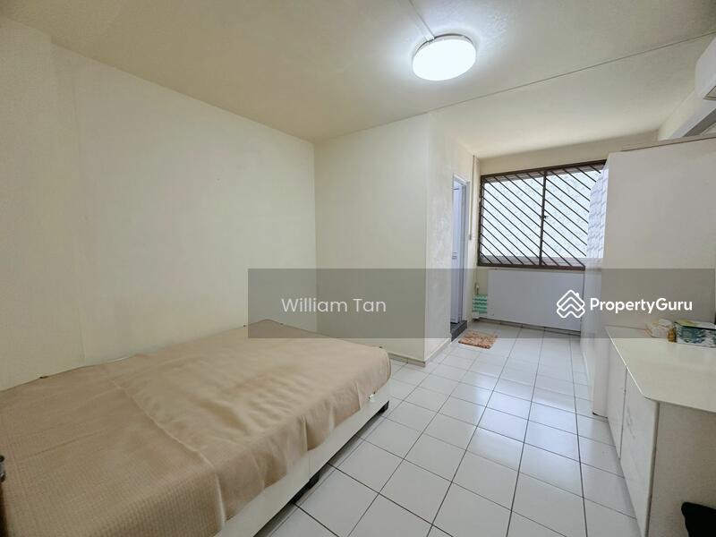 HDB Flat for Sale: Tampines, D18, 520870