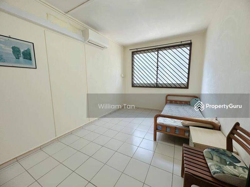 HDB Flat for Sale: Tampines, D18, 520870