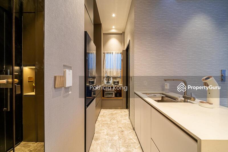 Condominium for Sale: D18, 528592