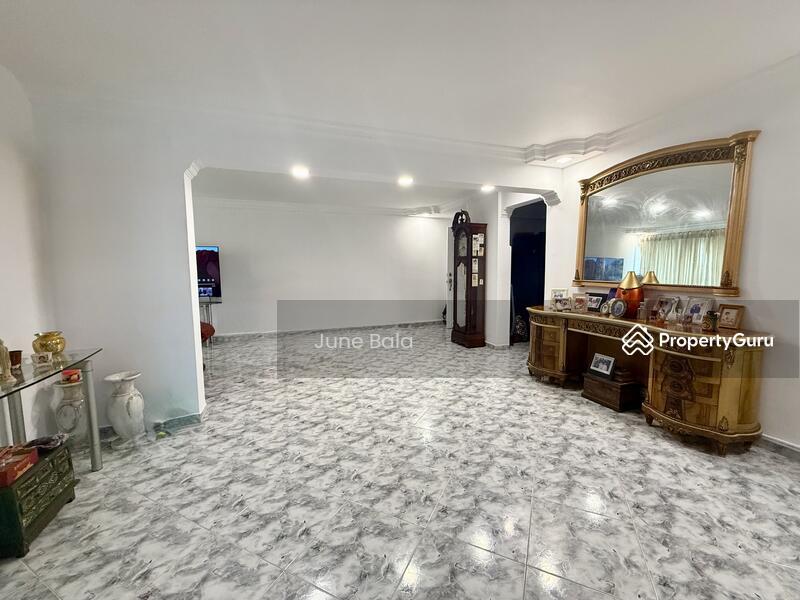 Prop-GPT: HDB Flat: D27 Yishun 787 Yishun Ring Road